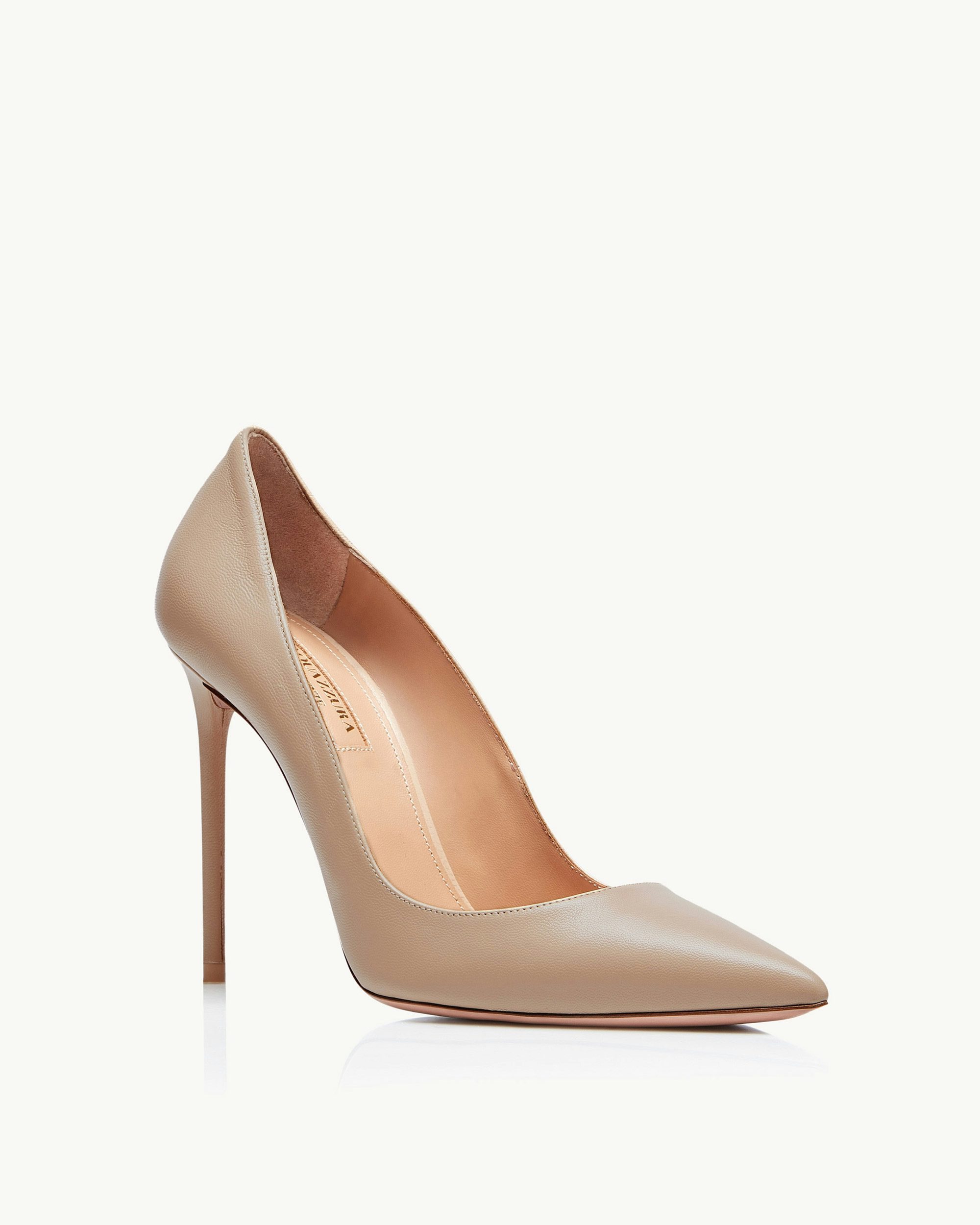 Nude fashion beige pumps